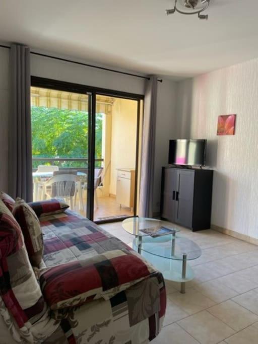 Bel Appartement Proche Du Port ซานารี-ซูร์-แมร์ ภายนอก รูปภาพ