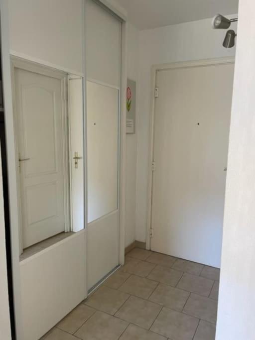 Bel Appartement Proche Du Port ซานารี-ซูร์-แมร์ ภายนอก รูปภาพ